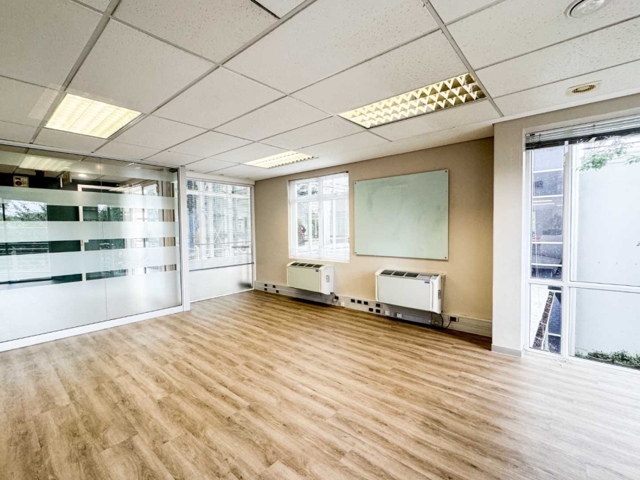 To Let Commercial Property for Rent in Mouille Point Western Cape